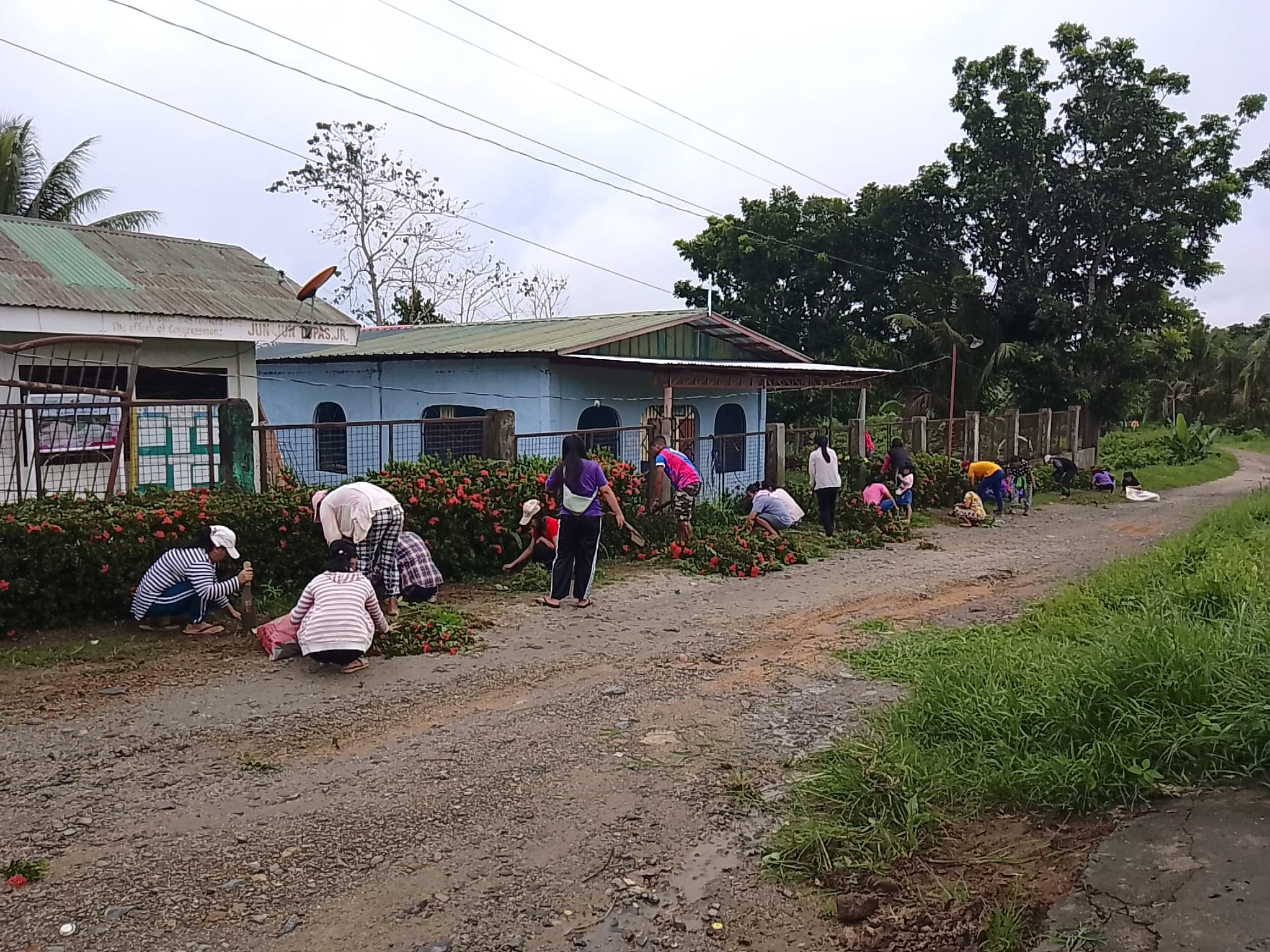 Barangay Nasapahan joints Activity every 10th of months Barangay Road Clearing Operation and Clean up Drive